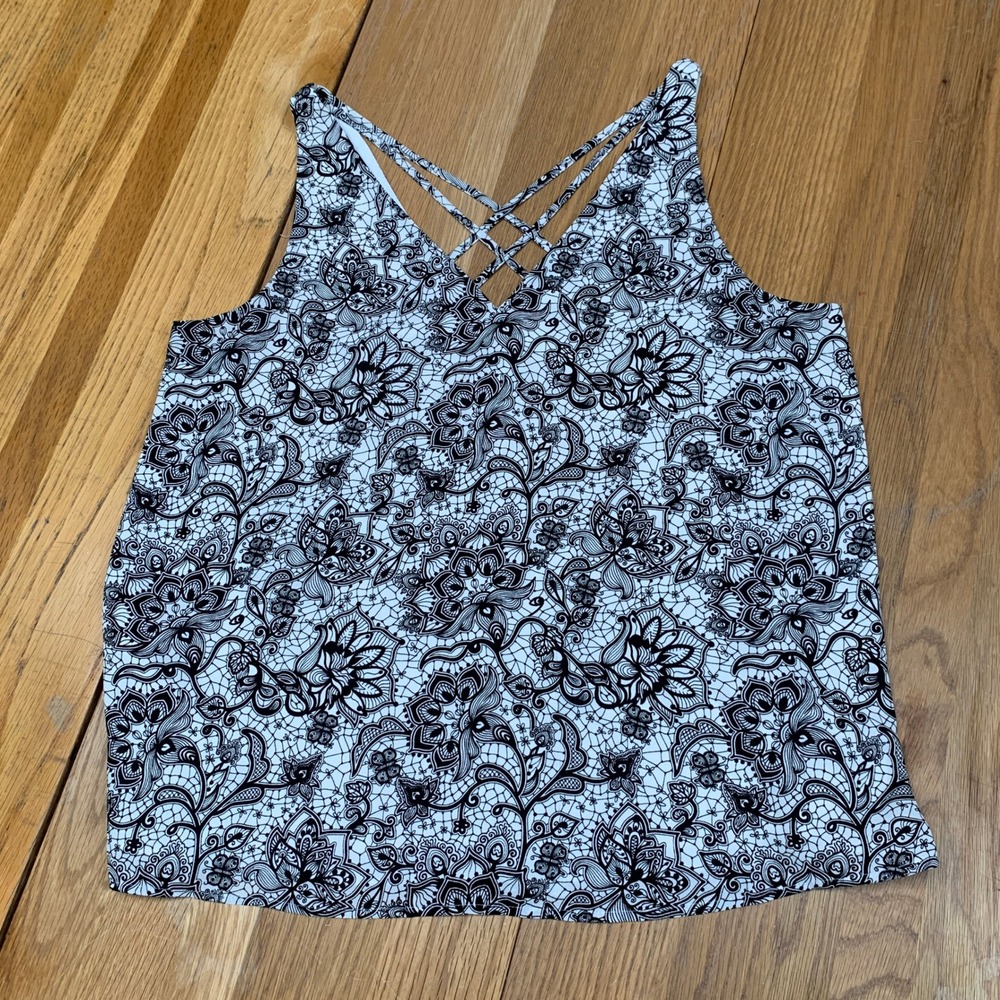 Express Womens Medium Black White Floral Strappy V-Neck Tank Top Blouse M